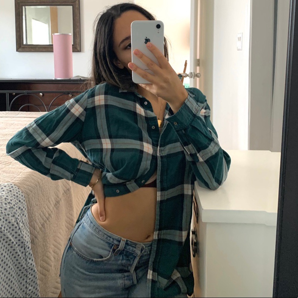 🍏VINTAGE H&M long sleeve green flannel🍏